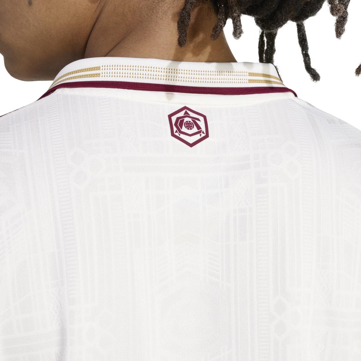 product/2/0/2025_adidas_jj1898_8_apparel_on_model_detail_view_2_transparent.jpg