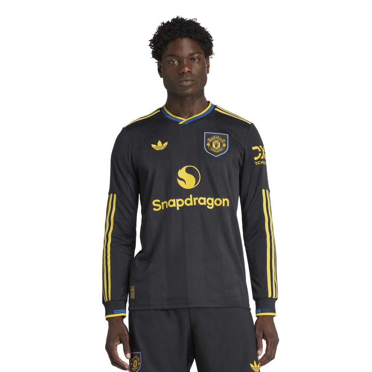 product/a/d/adidas_jp3040_3_apparel_on_model_standard_view_white.jpg