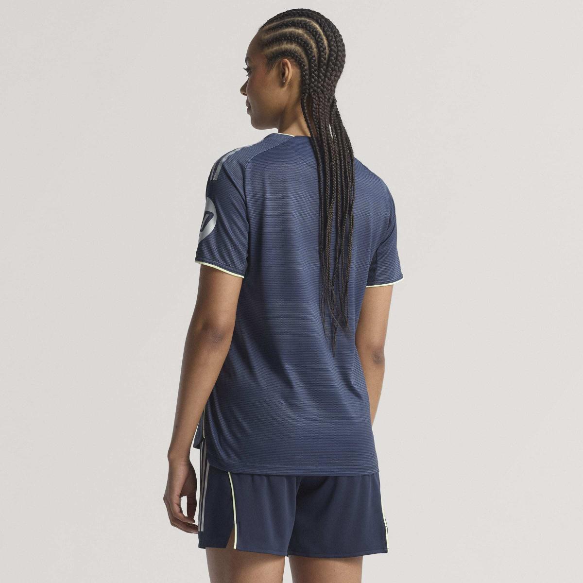 product/a/d/adidas_jp3936_bleu_11.jpg
