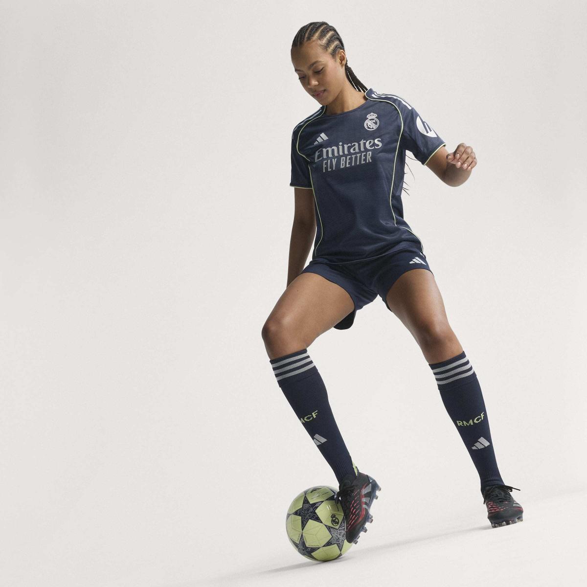 product/a/d/adidas_jp3936_bleu_16.jpg