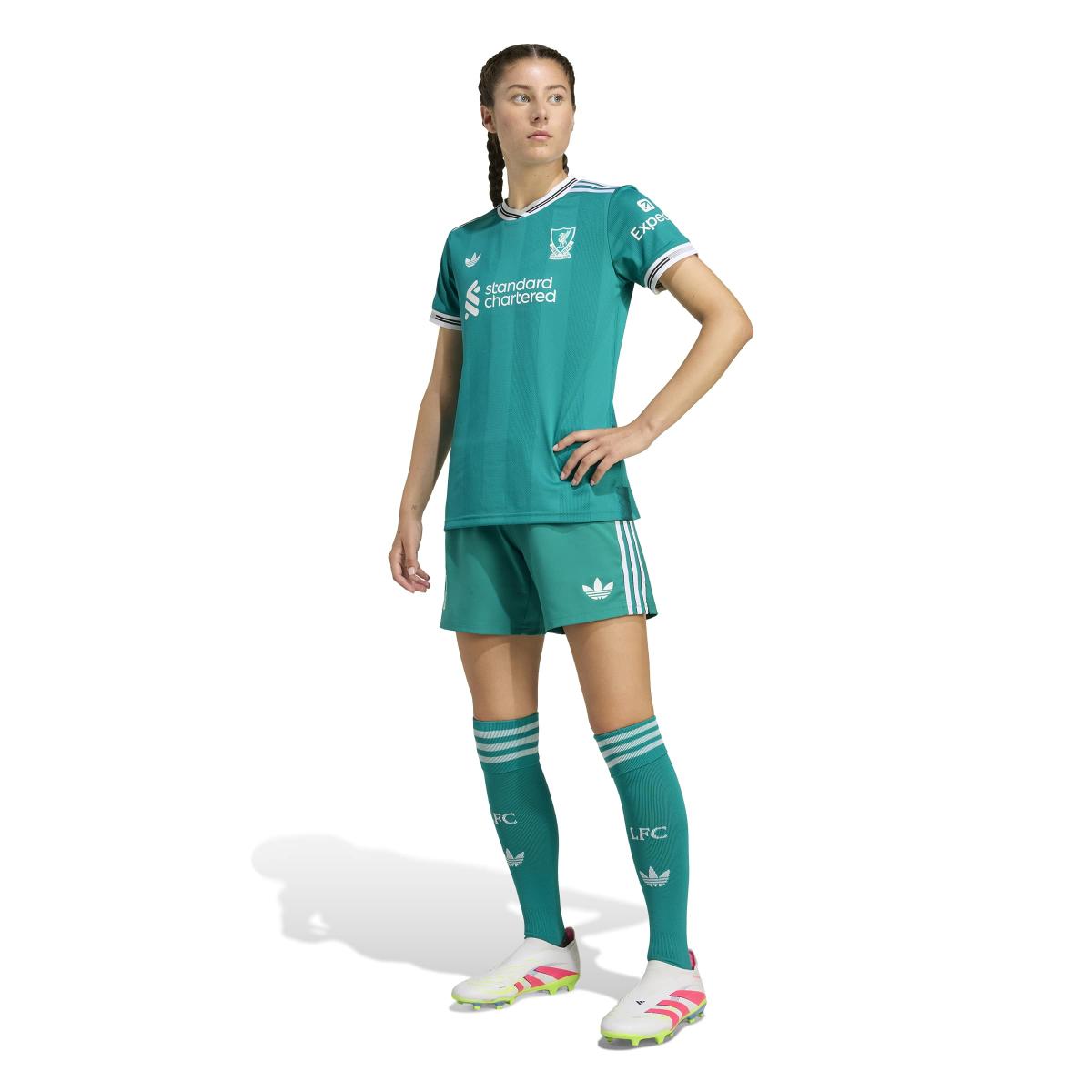 product/a/d/adidas_jv6463_6_apparel_on_model_standard_outfit_view_white.jpg