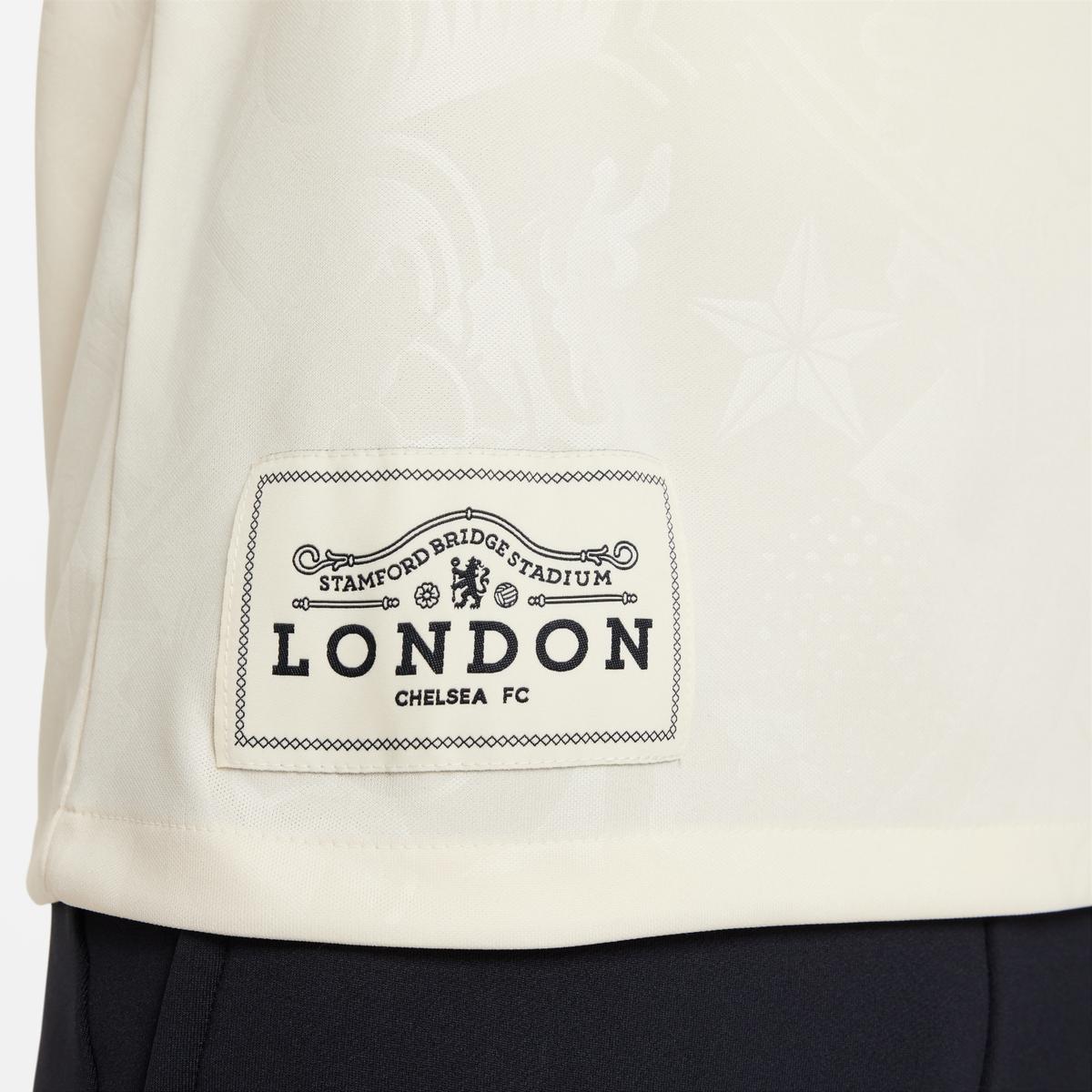 product/n/i/nike_fn4256-121-phsym004.jpg