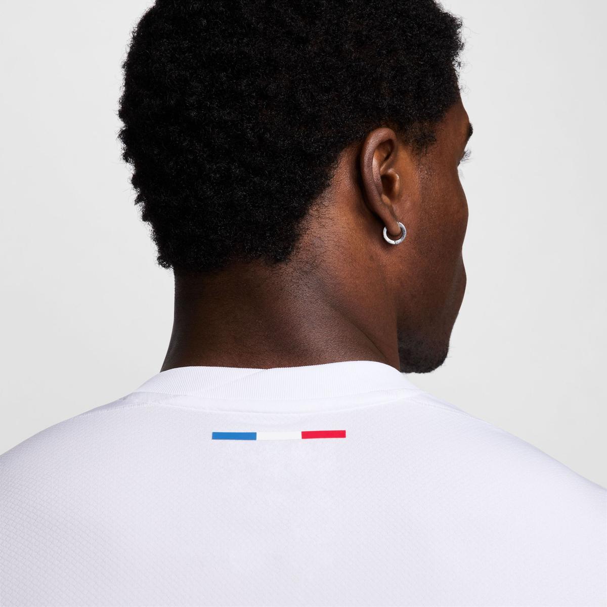 product/n/i/nike_fn8781-101-phsym004.jpg