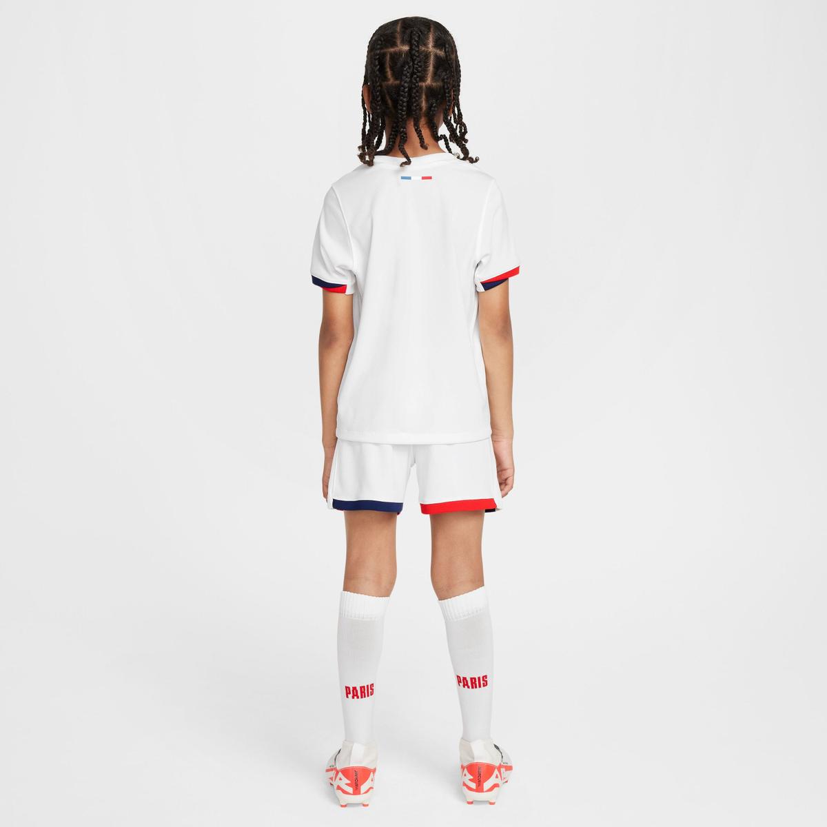 product/n/i/nike_fn9205-101-phsbm001.jpg