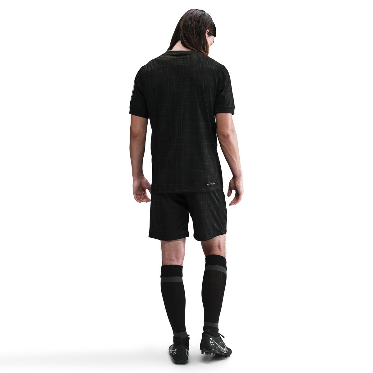product/n/i/nike_hj4558-011-phsbm001.jpg