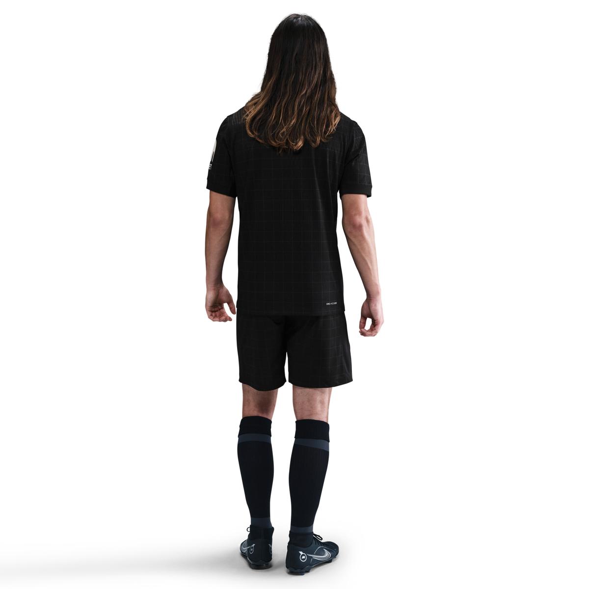product/n/i/nike_hj4682-010-phsbm001.jpg
