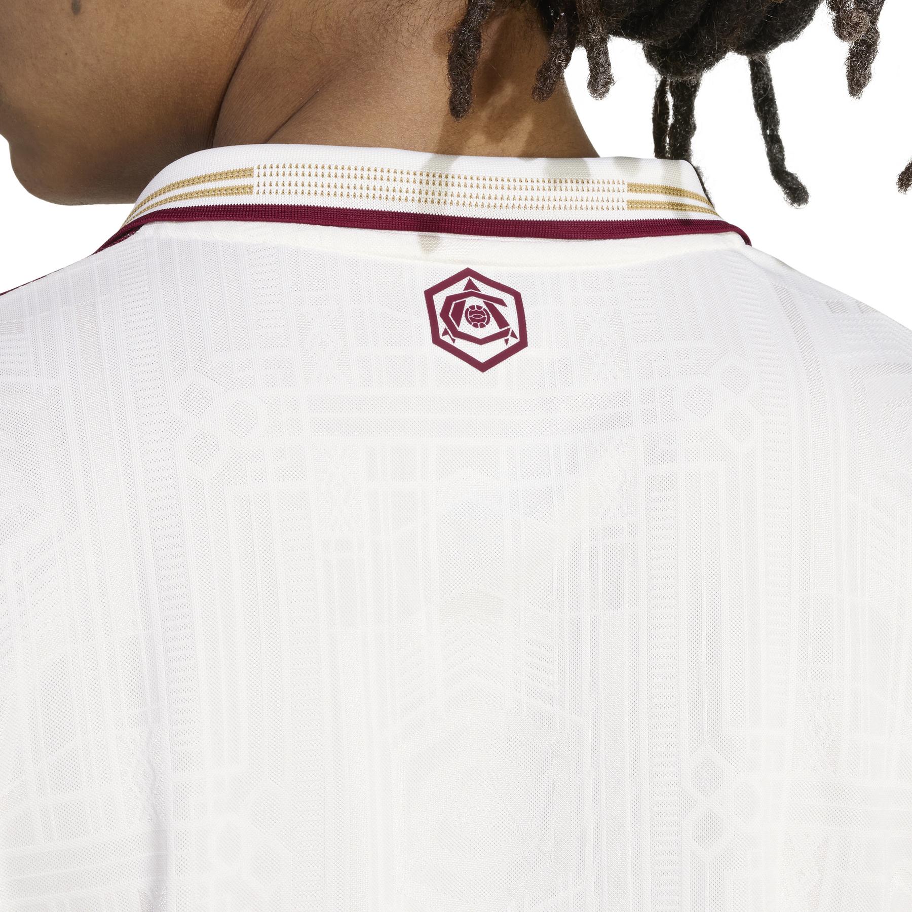 product/2/0/2025_adidas_jj1898_8_apparel_on_model_detail_view_2_transparent.jpg