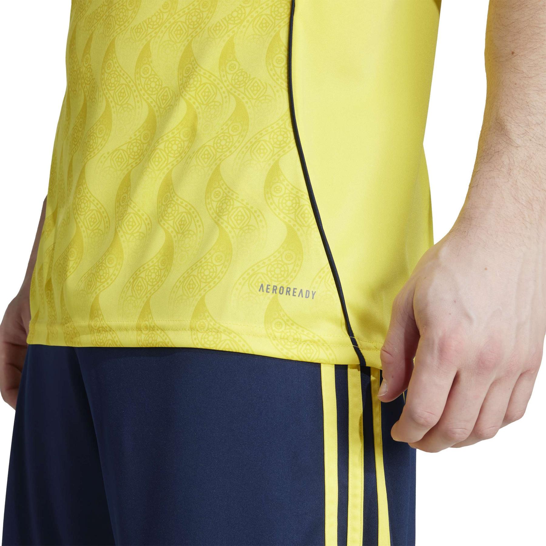product/a/d/adidas_jn7987_7_apparel_on_model_detail_view_2_white.jpg