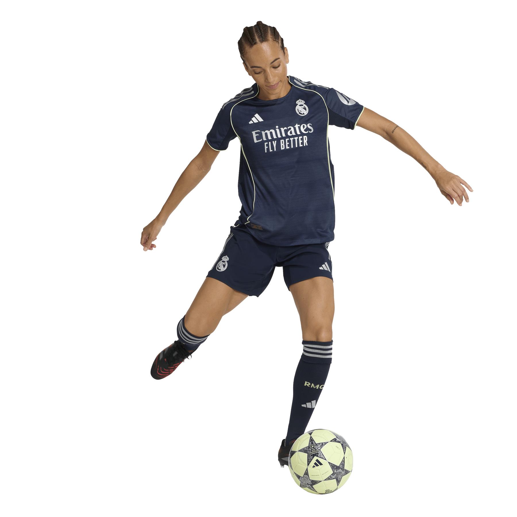 product/a/d/adidas_jp3936_bleu_5.jpg