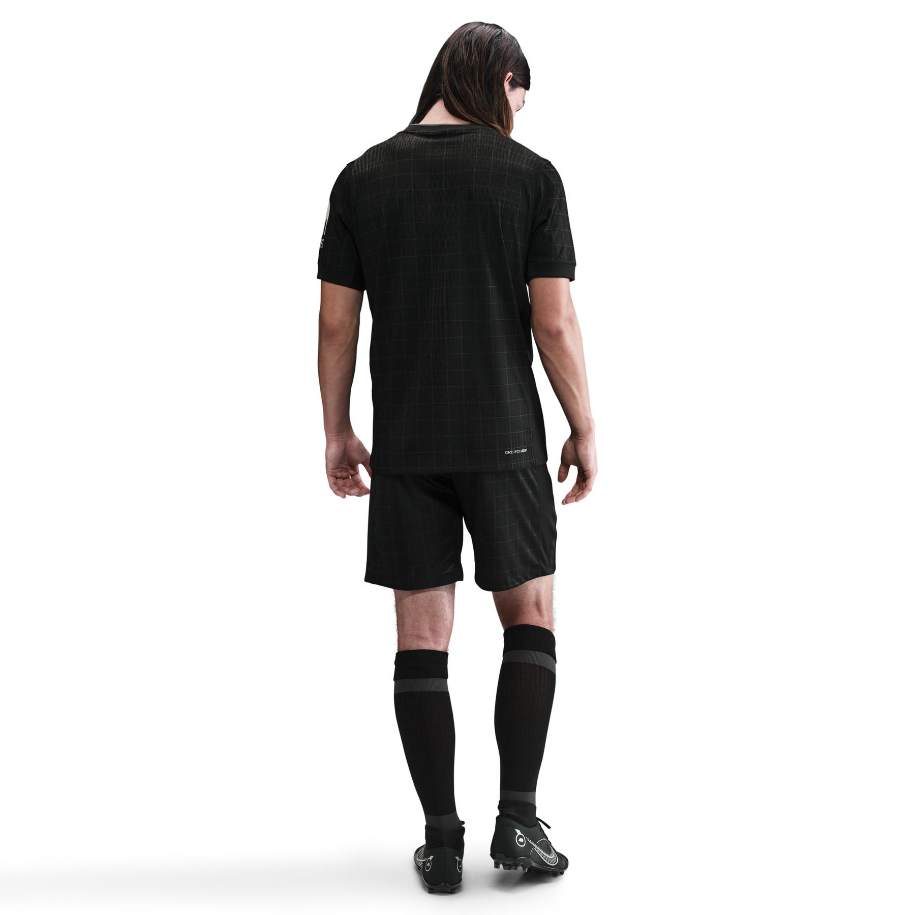 product/n/i/nike_hj4558-011-phsbm001.jpg