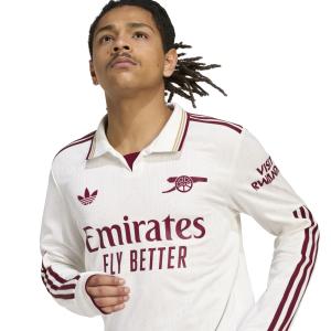 product/2/0/2025_adidas_jj1898_7_apparel_on_model_detail_view_1_transparent.jpg